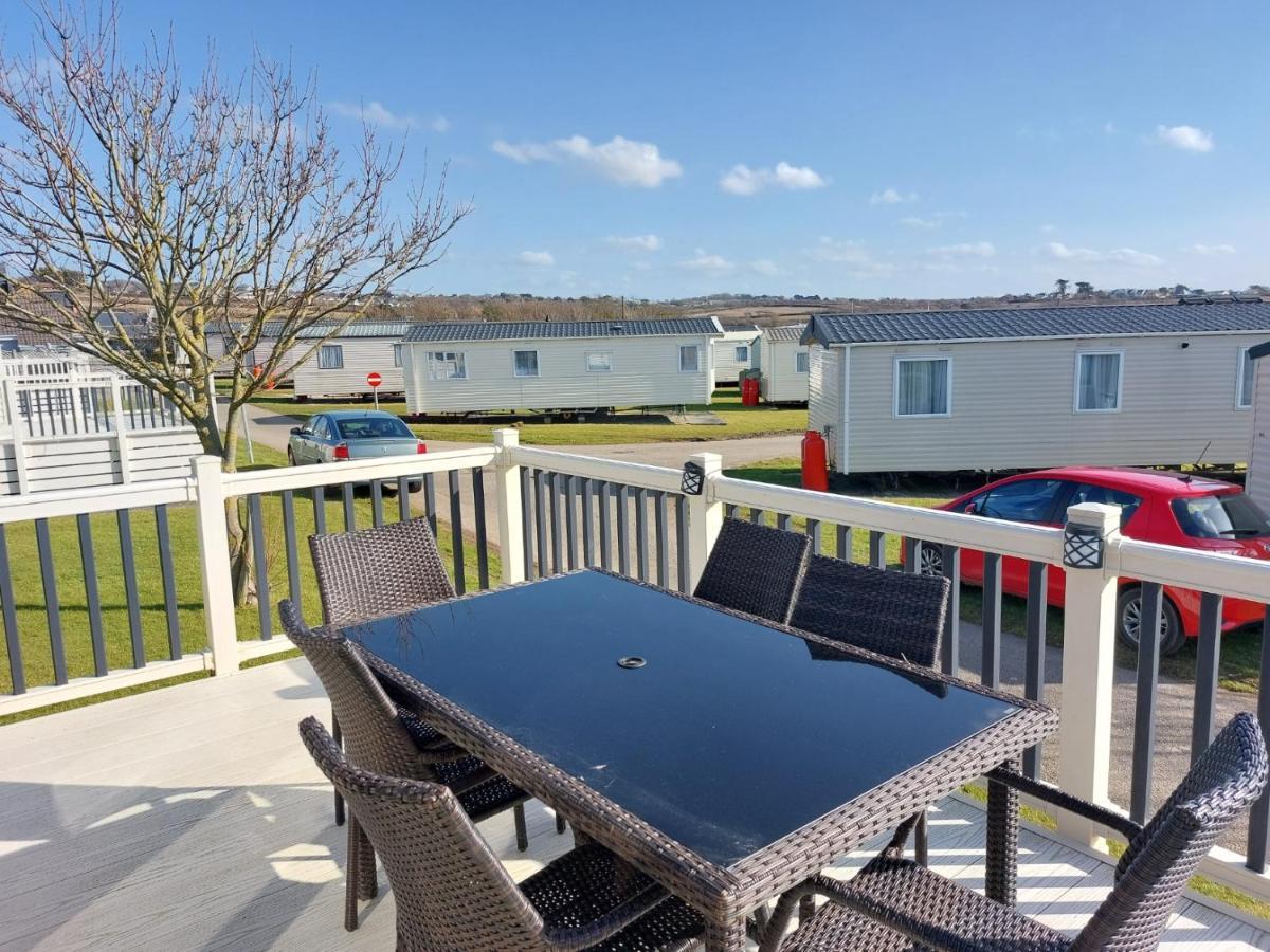 Bude Coastal Lodge エクステリア 写真