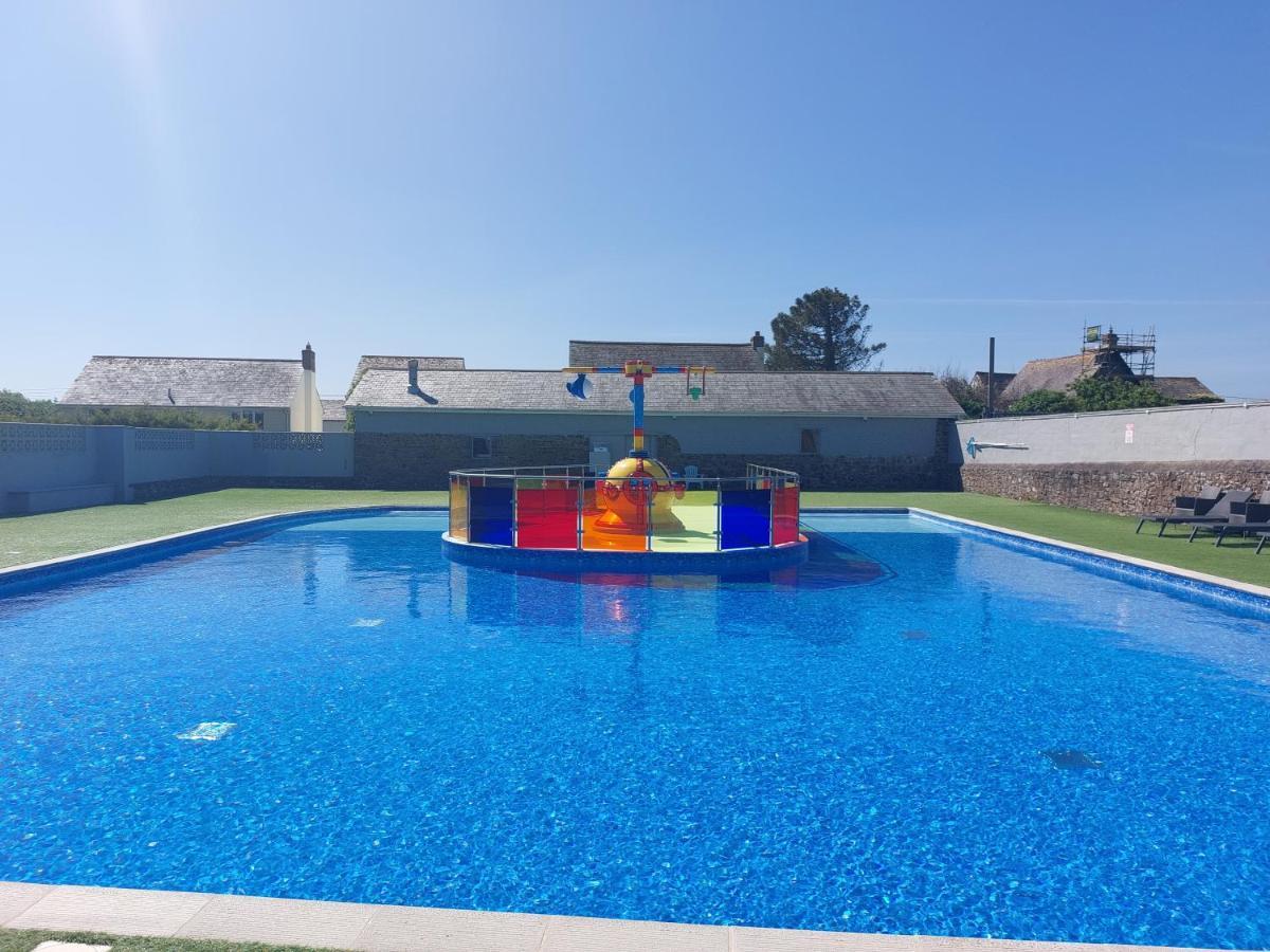 Bude Coastal Lodge エクステリア 写真